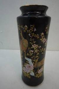 lot 111 image: Toyo Vase