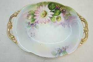 lot 148 image: Antique hand painted serving dish