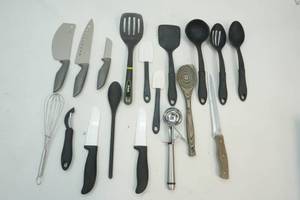 lot 167 image: Kitchen Utensils