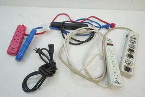 lot 174 image: Power Strips