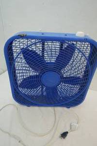 lot 194 image: Lasko Fan