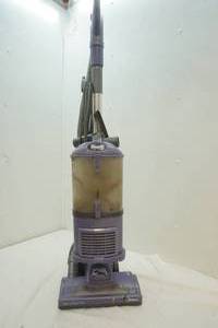 lot 197 image: Shark Navigator Vacuum