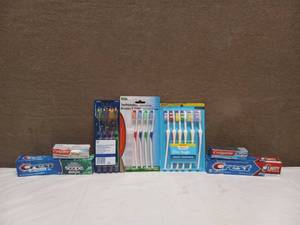 lot 6 image: NEW TOOTHPASTE AND TOOTHBRUSHES