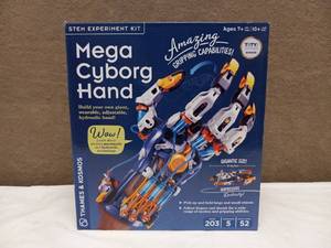 lot 23 image: NEW CONSTRUCT & CREATE MEGA HYDRAULIC CYBORG HAND