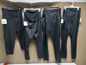lot 48 image: 4 NEW ISABEL MATERNITY BY INGRID & ISABEL ACTIVE LEGGINGS XXL