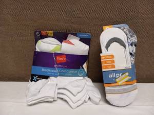 lot 53 image: 2 NEW PACKS OF WOMENS  SOCKS