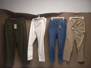 lot 59 image: 4 NEW SIZE 12 WOMENS PANTS
