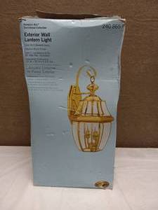 lot 68 image: NEW HAMPTON BAY EXTERIOR WALL LANTERN LIGHT