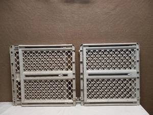 lot 71 image: 2 PET GATES