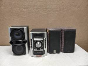 lot 74 image: SONY STEREO SYSTEM WITH SPEAKERS