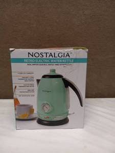 lot 85 image: NOSTALGIA RETRO ELECTRIC WATER KETTLE