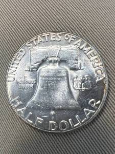1961 US FRANKLIN SILVER HALF DOLLAR BU (looks better in hand than pic)