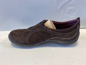 New Privo By Clarks Size 9.5