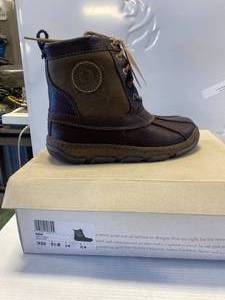 New Clarks Ridge Boots Size 8.5