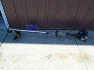 Craftsman 2 cycle weed trimmer. Used condition. Tested & works. As shown.