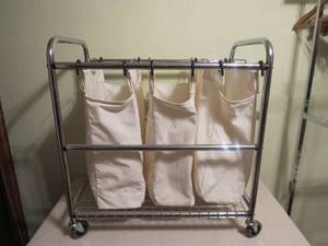 lot 23 image: Rolling 3-Bag Laundry Sorter