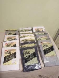 lot 39 image: 17 Piece lot of Mens T-Shirts