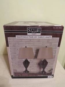 lot 42 image: Style Craft Table Lamps - Model 789082