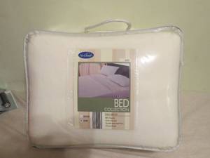 lot 43 image: St. Cloud King Fleece Sheet Set