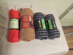 lot 45 image: 4 pack Lot of Fleece Throw Blankets
