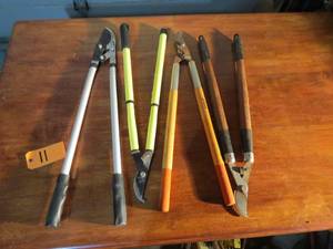 lot 11 image: 4 Pack Lot Pruners