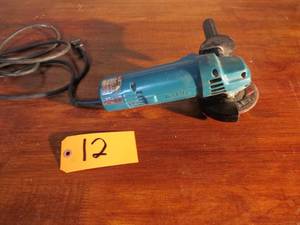 lot 12 image: Makita 4 Disc Grinder - Model - 9514B
