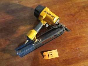 lot 13 image: Bostitch Framing Nail Gun