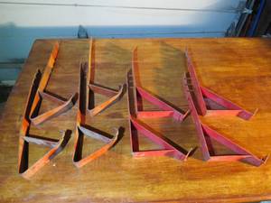 lot 77 image: 8 Piece Lot of Roofing Brackets