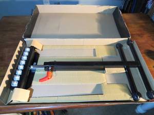 lot 79 image: New - 11 12 Wide Multi Action Support Stand