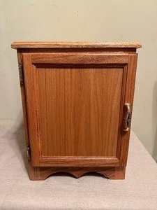 lot 65 image: Small Floor Cabinet