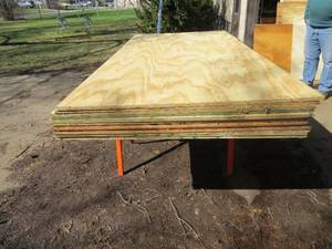 lot 1A image: Mixed 4 x 8 Plywood Lot