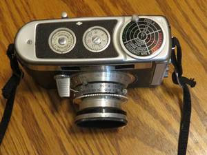 lot 88 image: Vintage Kodak Signet 40 Camera