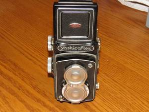 lot 89 image: Vintage YashicaFlex Camera