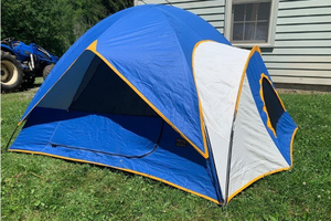 lot 62 image: Vertical Accent Tent