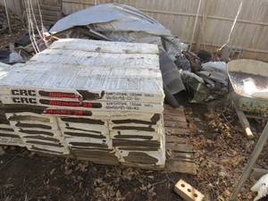 lot 73 image: 27 Bundles of CRC Biltmore 25 year Earthtone Cedar Shingles