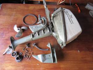 lot 10A image: Vintage Johnson 5HP Motor Lower Unit Removed