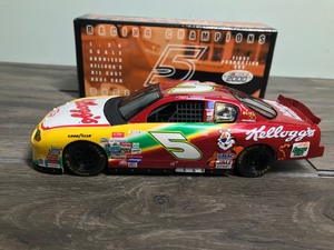 lot 162 image: 2000 NASCAR Racing Champions Under The Lights Terry Labonte #5  Kellogs 124 scale die cast stock car