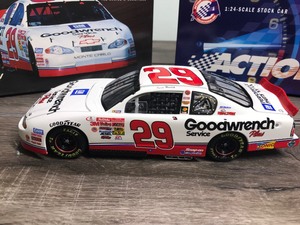 lot 252 image: 2001 Nascar Action Racing Collectibles Kevin Harvick #29  Goodwrench Service Plus 124 scale die cast stock car