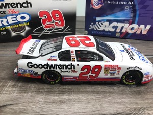 lot 255 image: 2001 Nascar Action Racing Kevin Harvick #29  GM Goodwrench Service Plus Oreo Show Car 124 scale die cast stock car