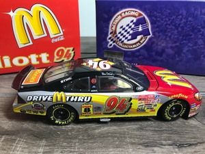 lot 258 image: 2000 Nascar Action Racing Collectibles Bill Elliott #94 McDonalds  25th Anniversary 124 scale die cast stock car
