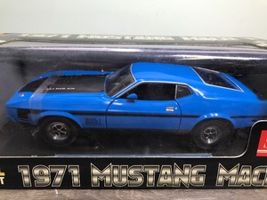lot 333 image: Sun Star 1971 Mustang Mach 1 - 118 scale die cast
