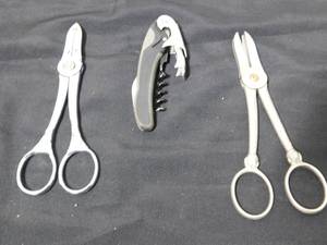 lot 23 image: Vintage flower shears w stainless blades and chrome handles