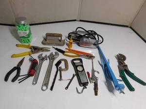 lot 47 image: Black & Decker bag of Jig saw and tools