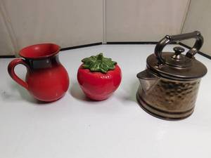 lot 52 image: McCoy tea pot cookie jar, strawberry jar, pitcher