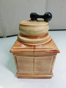 lot 53 image: McCoy coffee grinder cookie jar