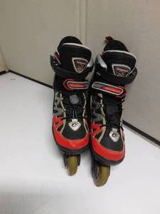 lot 81 image: Adjustable roller blades