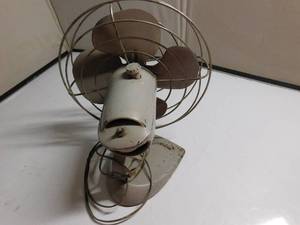lot 99 image: Vintage GE electric metal fan