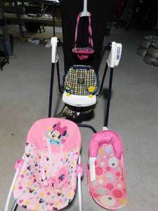 lot 106 image: Greco baby swing, 2 infant seats and a johnny jumper