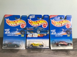 lot 136 image: 6 - Hot wheels die cast 164 scale collectible cars in original packages