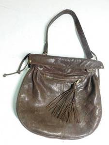 lot 118 image: Brown purse